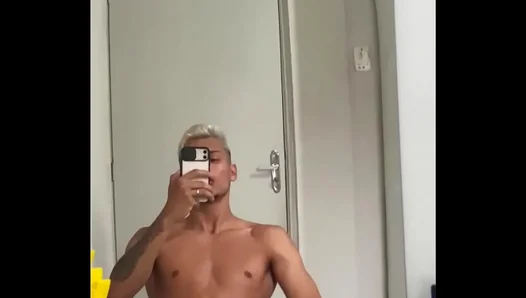 Hot Amateur Goes Hard — Deep Self-Fuck in Steaming Solo Session – SexyGay 18+