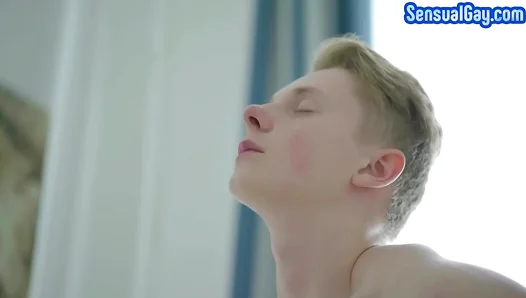 Blonde Hunk Jerks Off Hardcore: Steamy Solo Ride from Tip to Root – 18+