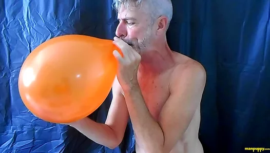 Blowing Up With Lust: Popping Balloons While Riding Dick – Richard Lennox 18+