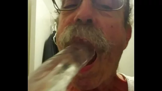 Florida Papa Takes Massive Toy Deepthroat — Hot Solo Gay Action – XXXTales