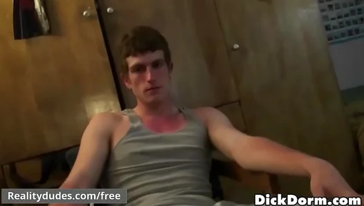 Straight Friends Turn Gay for Horny Campus Jocks: Wild BJ Session – XXXCollegeFlix 18+