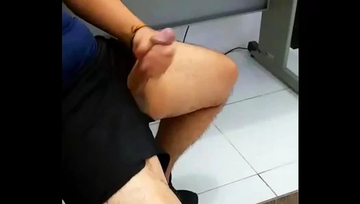 Hungry for Heat: Amateur Guy Devours Thick Cock – Steamy Gay Moment 18+