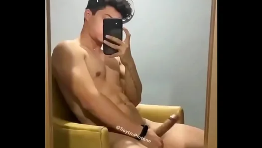 Chacalito Shows Off Hard Muscle Pride in Steamy Outdoor Gay Solo – So Hot