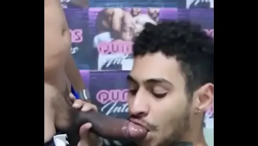 Higor Linz Takes Huge Load from Hugo Dantas in Steamy Gay Scene – AmateurGay