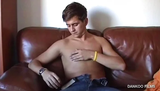 Neighborhood Heat: First Touch Ignites Wild Passion – Spanish Gay Amateur Action