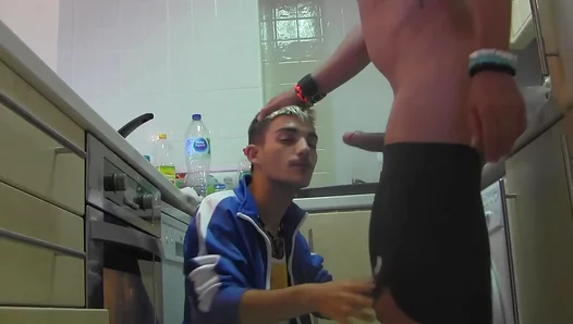 Blowjob Madness: Amateurs Go Wild for Crazy Oral Action – GayPornX 18+