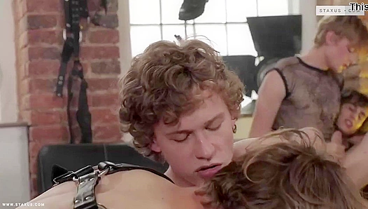 John Hardy Timmy Williams Dive Into Steamy Twink gangbang Action – 18+