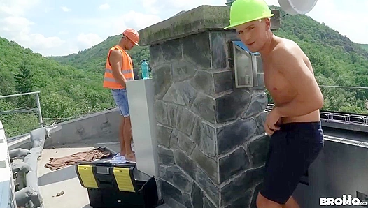 Hard Hats, Hot Loads: Dee Duncan Fuck Wild on the Roof – GayPornHub 18+