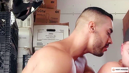 Arad Winwin Claims Zander Lane in Hot Dom-Slut Bed Scene – GayPornHeat 18+