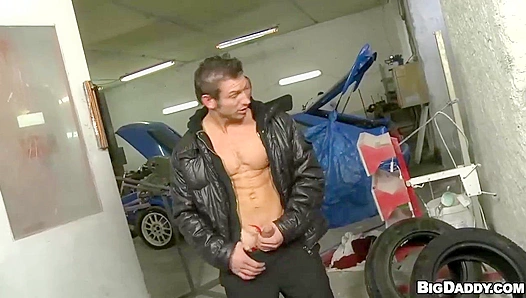 Go Hard in the Rear: Hot Ass Action in the Garage – Marek George GayXXX 18+