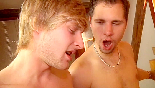 Robins Steamy Birthday Bash: Wild Anal Celebration – GayXXX