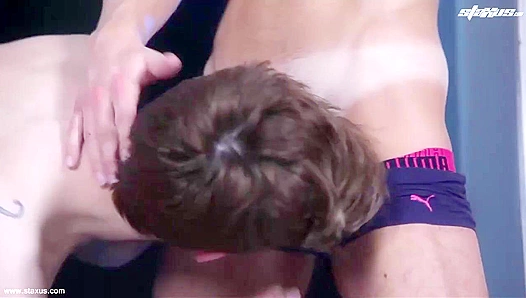 Connor Levi Kris Wallace Get Horny in Steamy Flip-Flop Action – GayXXX