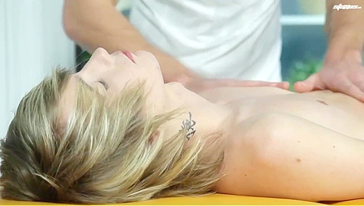 Kevin Ateah Tim Walker Heat Up With Intense Deep Anal Massage – GayXXX