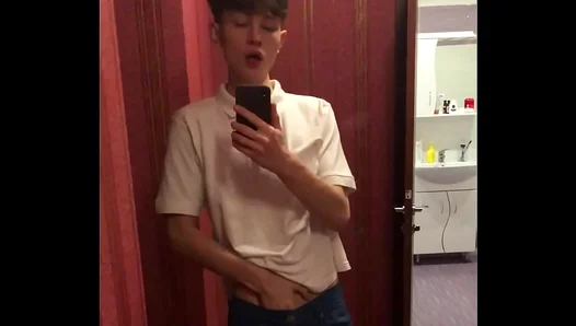 Hot Teen Dreams: 23cm Hardness Stroked in Front of Mirror – DreamBoy 18+