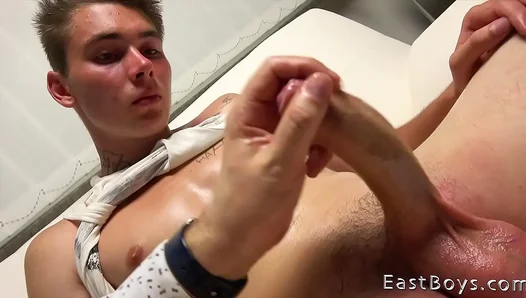 Enzo Sky Gives Mind-Blowing handjob In Hot Euro POV Scene – 18+