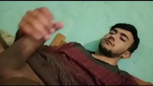 Argentinian Stud JERKS OFF to Massive COCK Photos Between Matches – GayXXXNights