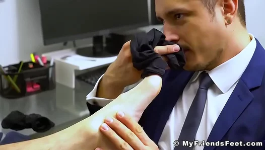 Skyy Knox Shows Off as Suited Top Worships His Sexy Feet – Steamy Fetish Fun 18+