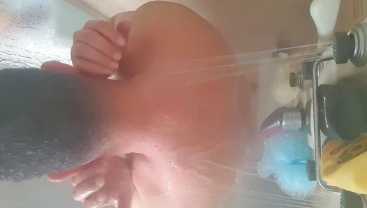 Richard Bunnyy Gets Rock-Hard in Steamy Solo Shower Session – BigCockCamAction