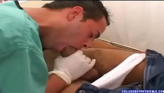 Unexpected Diagnosis: Sexy Docs Steamy X-Ray Room Encounter – GayClinic 18+