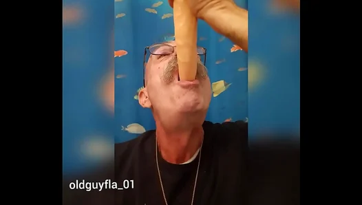 Hardcore Deep Throat: Amatuer Swallows Giant Toy Like A Pro – XXXGayFun 18+