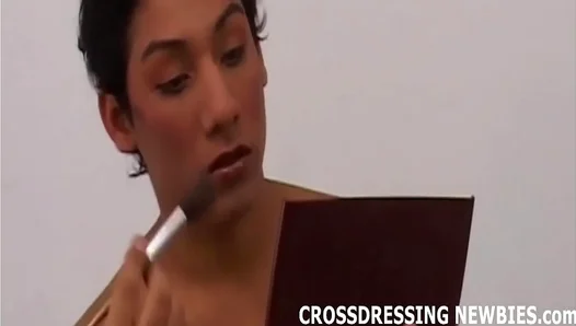 Barefoot Beauty: Makeup Muscle Crossdresses Teases Himself – LatinoXtasy