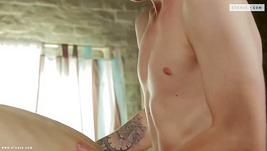 Blonde Beauties Collide: Jamie Timmy Unleash Hot Chemistry – GayXXXHeat 18+