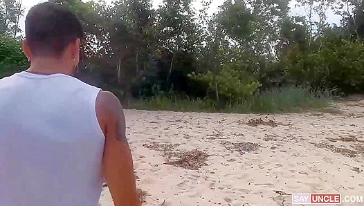 Hot Blooded Encounter: Two Latinos Ignite Steamy Bareback Action – LatinLeche