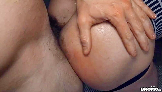 Hairy Hunk Ian Greene Gets Pounded Hard by Dominant Top – BromoUSA 18+