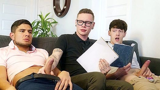 Edward Terrance Heat Up With Alex Montenegro for Steamy Threesome – GayPornHeat 18+