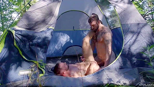 Steamy Tent Encounter: Wild Kinks Ignite Between Jeremy Derek – Falcon Studios