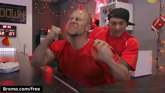 Eli Hunter Cheats With Eddie Dangers Massive Hard Cock – GayPorn69