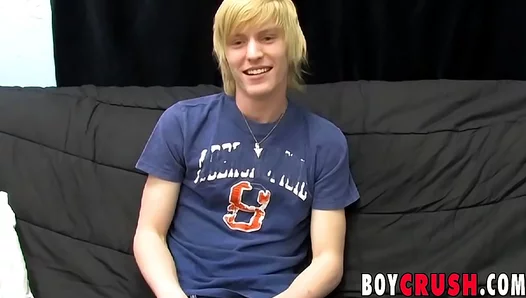 Naughty Twink Pleasures Himself in Steamy Casting Couch Session – XXXCastings 18+