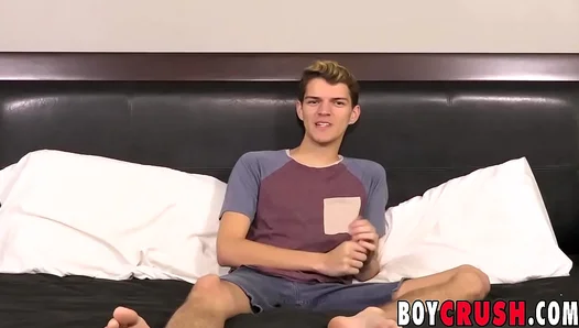 Max Rose Gets Erect On Cam – Steamy Solo Jerk Off During Interview – GayPornScene