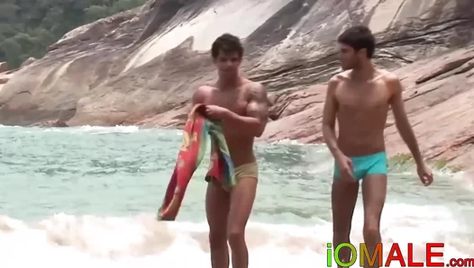 Kaikes Hot Latin Ride: Steamy Bareback Fun in Daylight – 18+