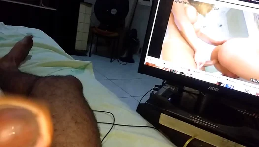 Steamy Rendezvous: Capixaba Stud Shares Fiery Hand Job Action – 18+