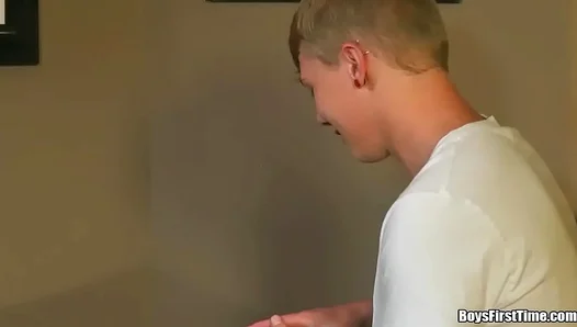 Big Muscle Bear Gobbles Huge Dick in Hot RealGay Action – RealityDudes