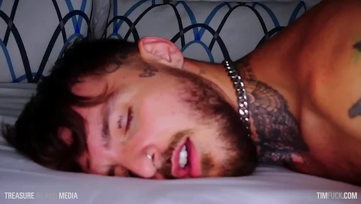 Beastly Ride: Tattooed Hunk Takes Blowjob to the Limit – Bulging Muscle Domination