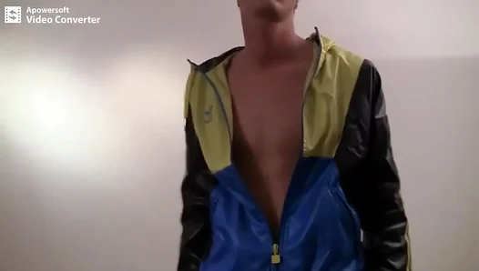 Young Nave 18YO Discovers Desire in Hot Striptease Encounter – AmateurGayScene 18+