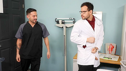 Cesar Rossi Dominates: Steamy Blowjob Hard Ride with Dr. Angel Ventura – Mature Heat