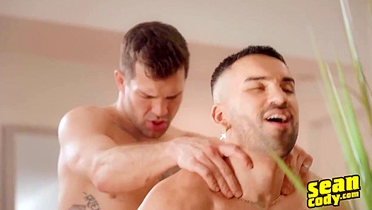 Steamy Encounter BTS Moments with Brysen Drews – RawExposedMales 18+