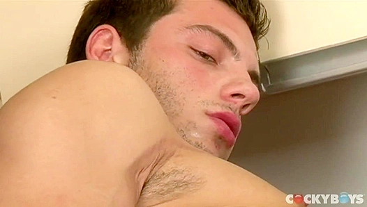 Huge Muscle Guy JOLFS Hard on Washer—Sweat-Drenched Masturbation – CockeyBoys