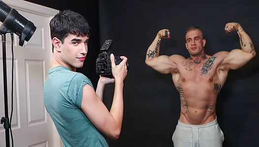 Young Stud Teases Jock into Wild Bareback Ride – FitGayX 18+