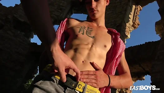 Steamy Summer Nights: Hot Gay Action with Johnny – OnlyFans 18+