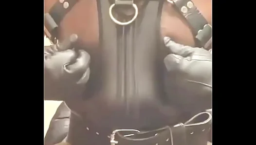 Tight Nips, Bold Curves: BBC Thrusts in Shiny Latex—Edge Play Intensifies – XXX
