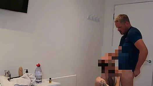 Straight Handyman Jacks Back for More Cream — Hungry Bottom Begs for Load