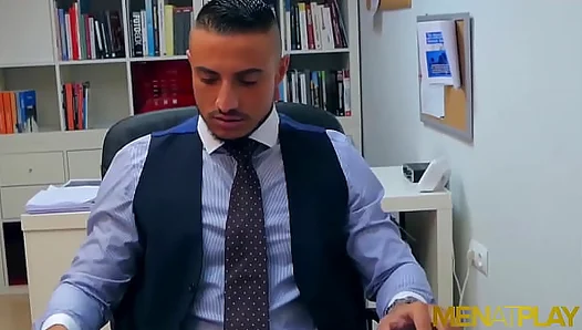 Klein Kerr Gets Dominated by Suit-Wearing Boss James Castle – MenAtPlay