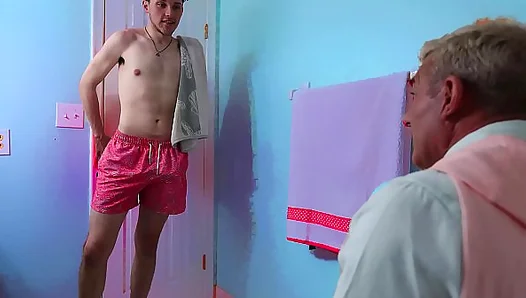 First Encounter With Stepdad Ignites Steamy Passion – GayPorn 18+