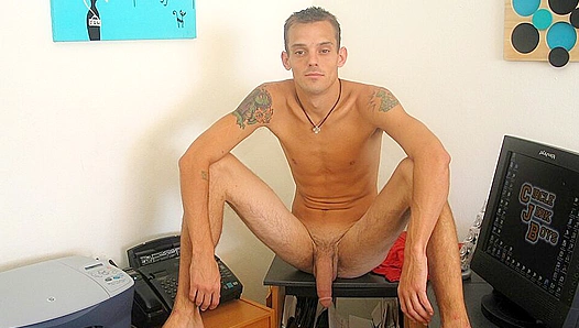 Justins Burning Desire Fuels Steamy Group Action – GayPornX 18+