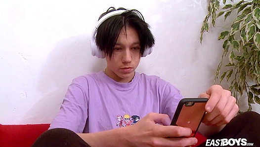 Emo Cutie Kevin Sanders Unleashes Fiery Passion – EastBoys 18+