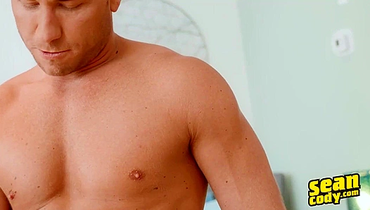 Sumners Steamy Solo Session – California Fire Fuels Hot Gay Lust